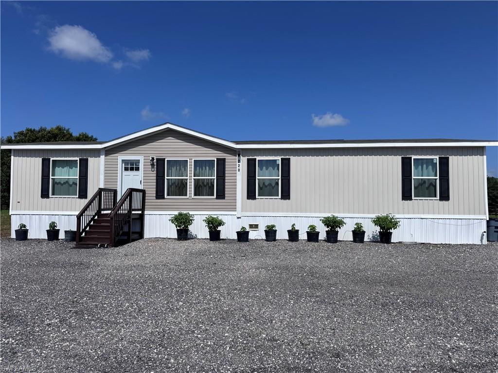 220 N Zambria ST Property Photo 1