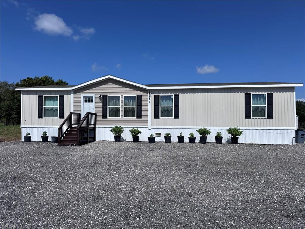 220 N Zambria St Property Photo 2