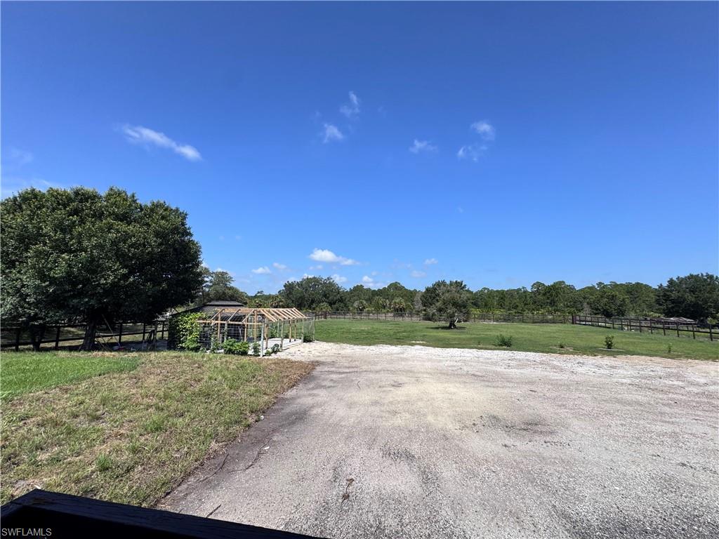 220 N Zambria St Property Photo 17