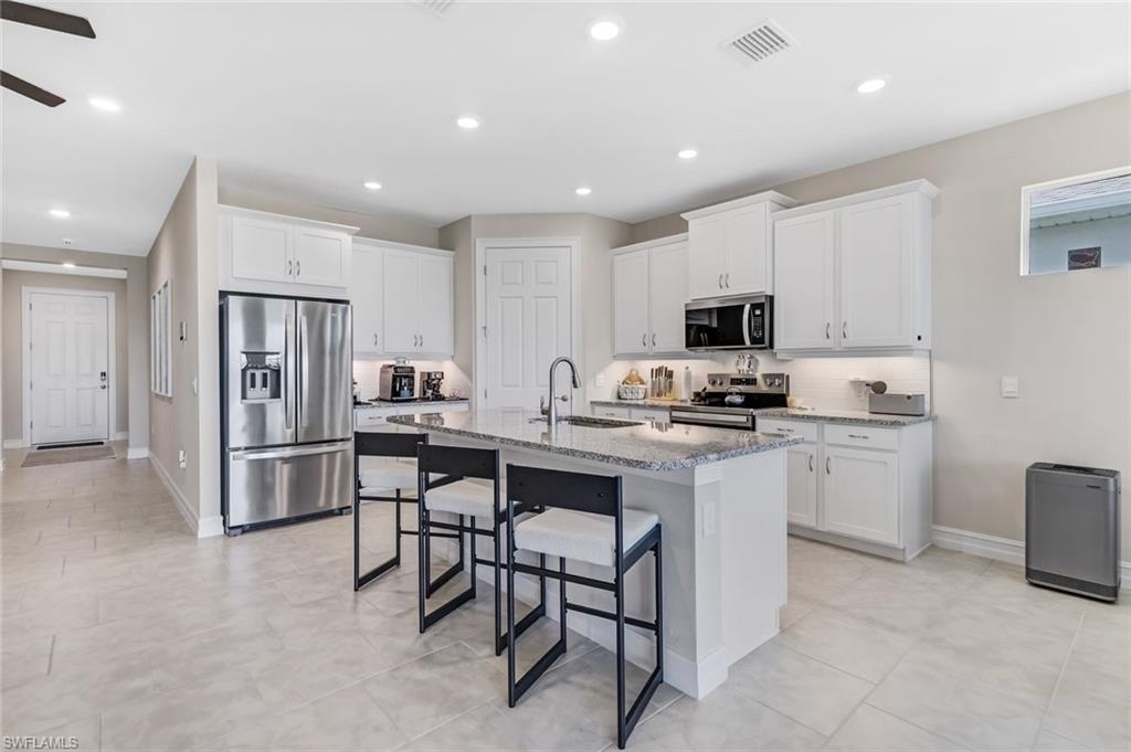 451 Spring Hill Lake Loop Property Photo 14