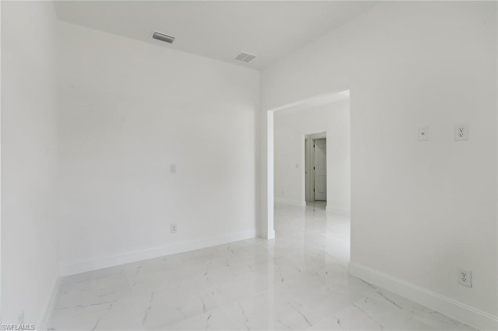 3320 31st St W Property Photo 10