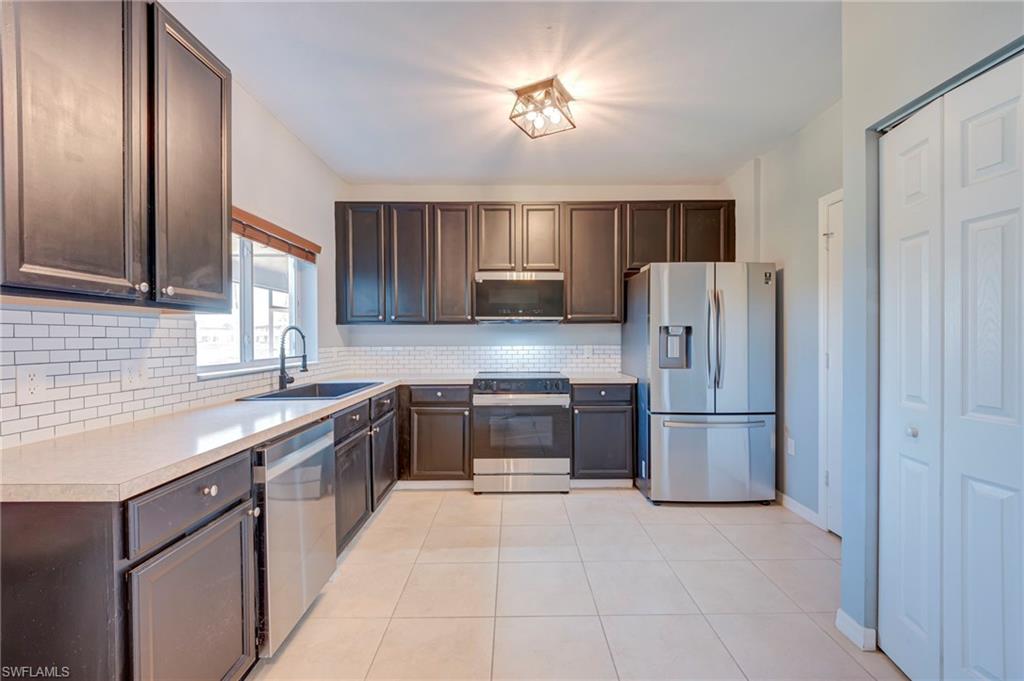 3935 Cherrybrook Loop Property Photo 7