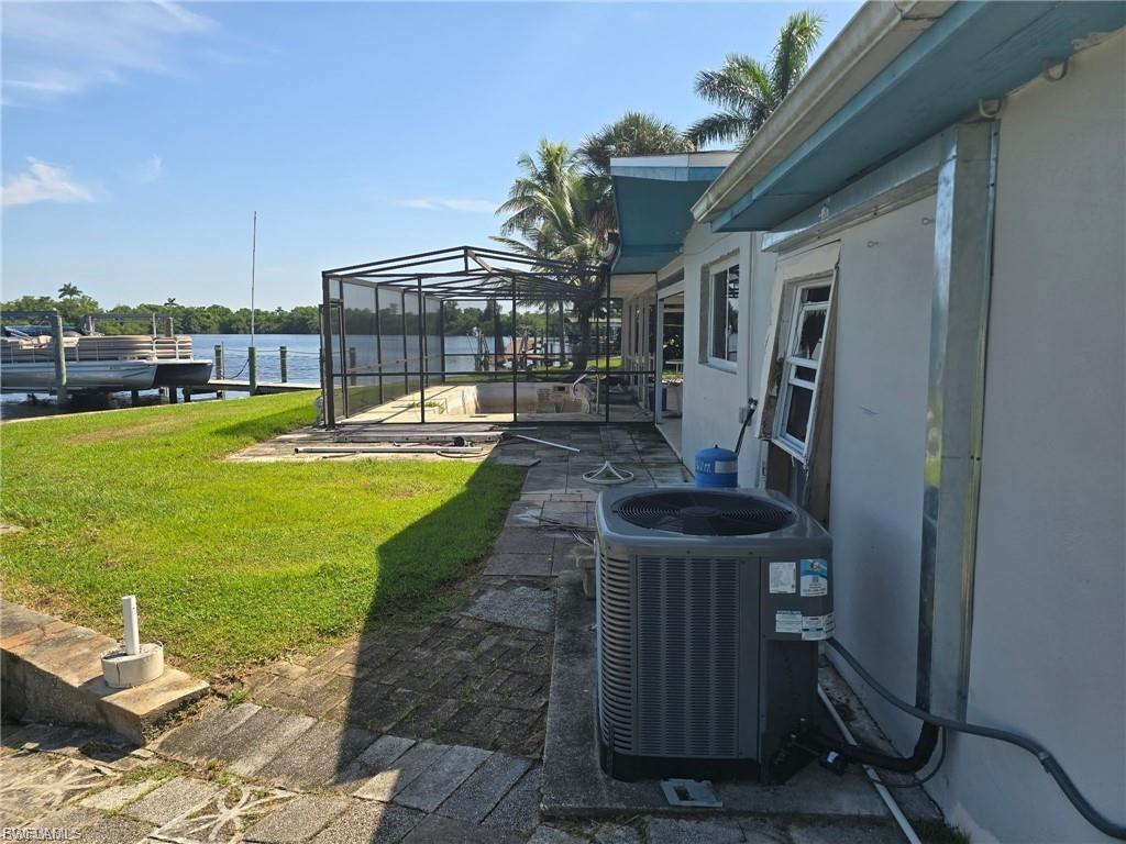4919 E Riverside Dr Property Photo 4