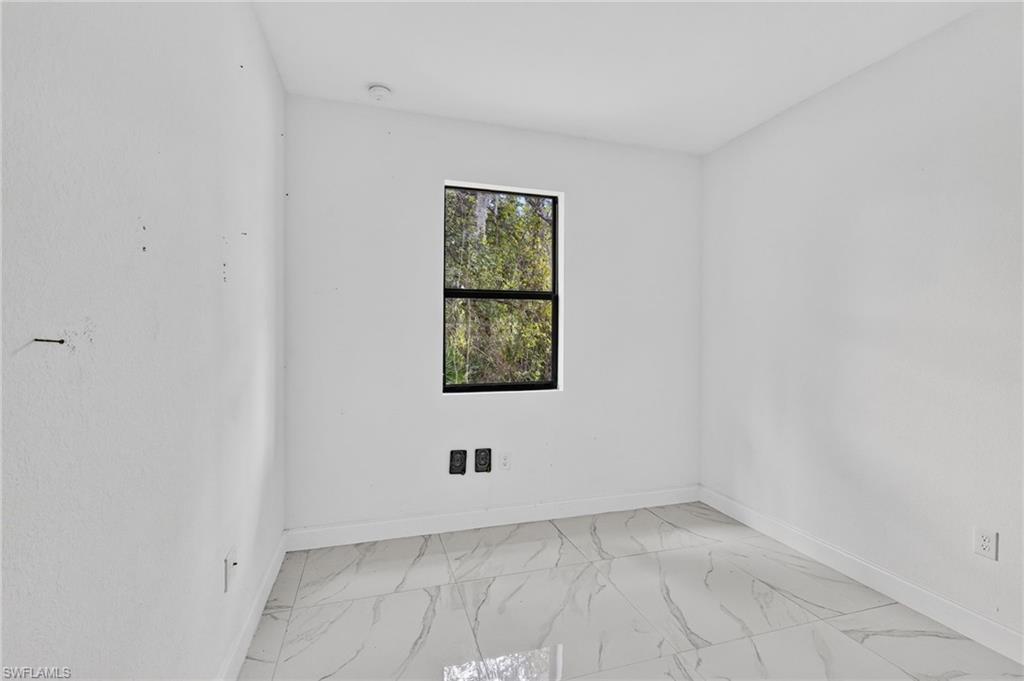 208 Genoa Ave S Property Photo 25