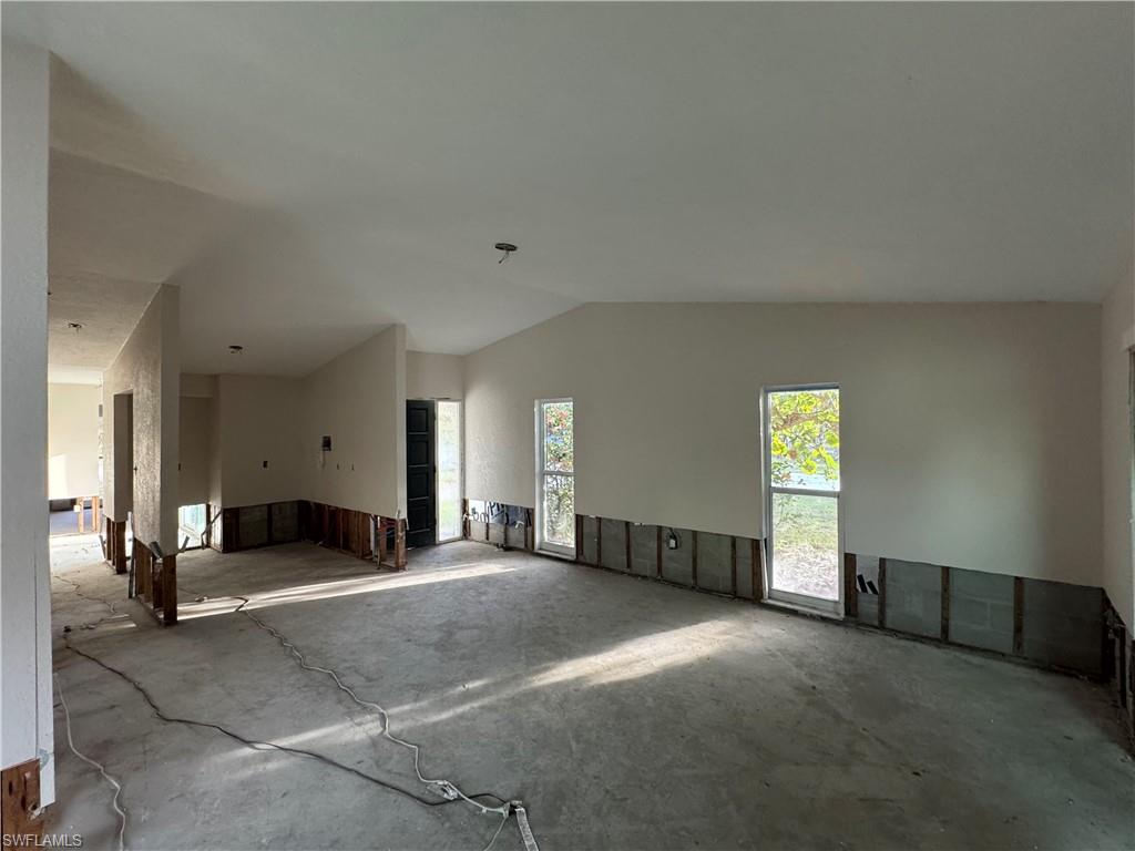 1683 Atlanta Plaza Dr Property Photo 5