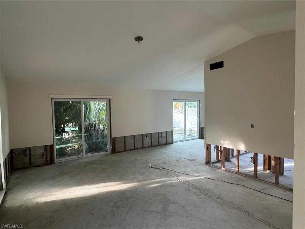 1683 Atlanta Plaza Dr Property Photo 6