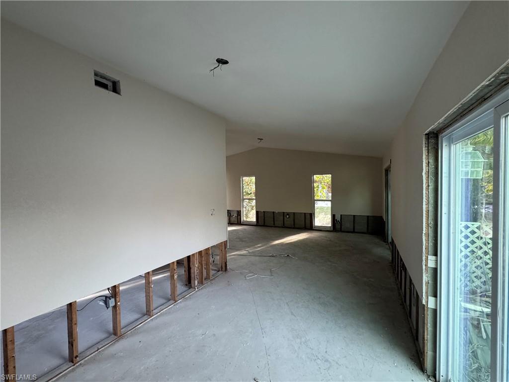 1683 Atlanta Plaza Dr Property Photo 8