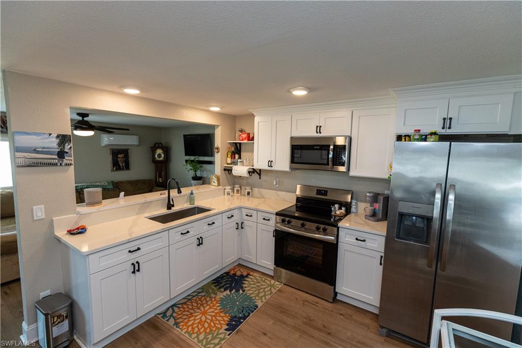 58 Sturbridge Ln Property Photo 3
