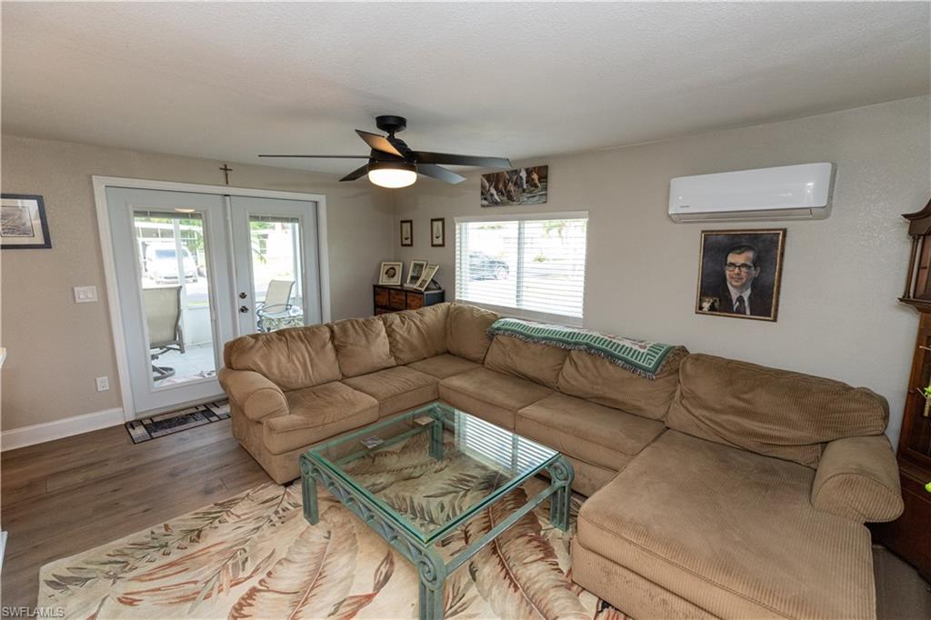58 Sturbridge Ln Property Photo 4