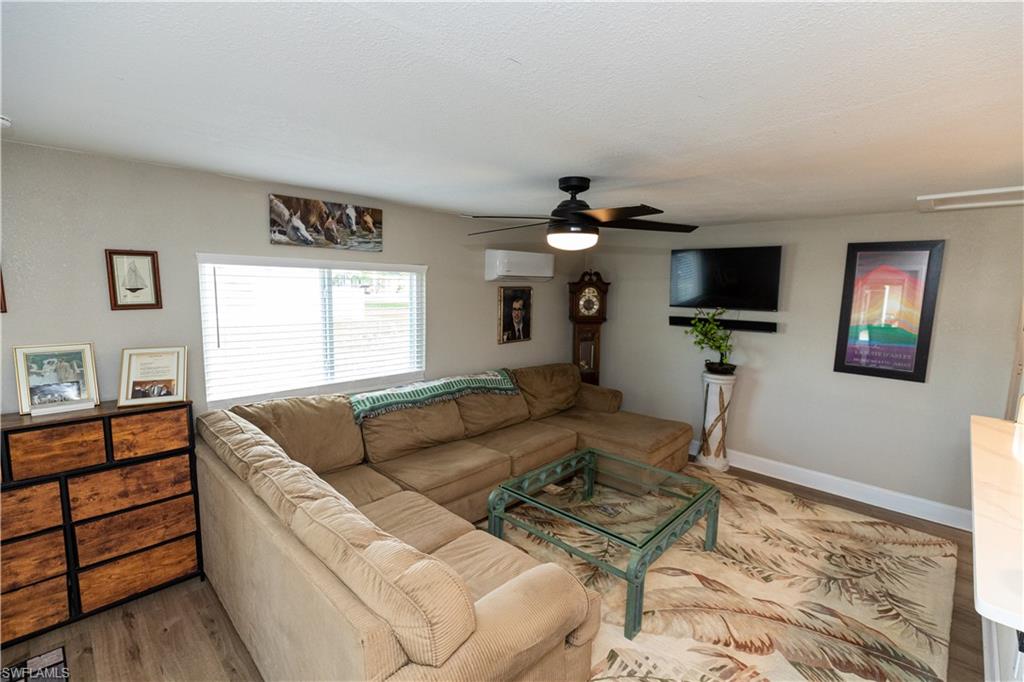 58 Sturbridge Ln Property Photo 5