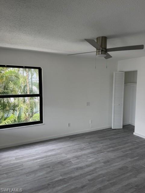 215 Albatross St Property Photo 9