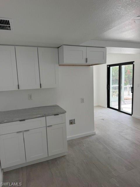 215 Albatross St Property Photo 12