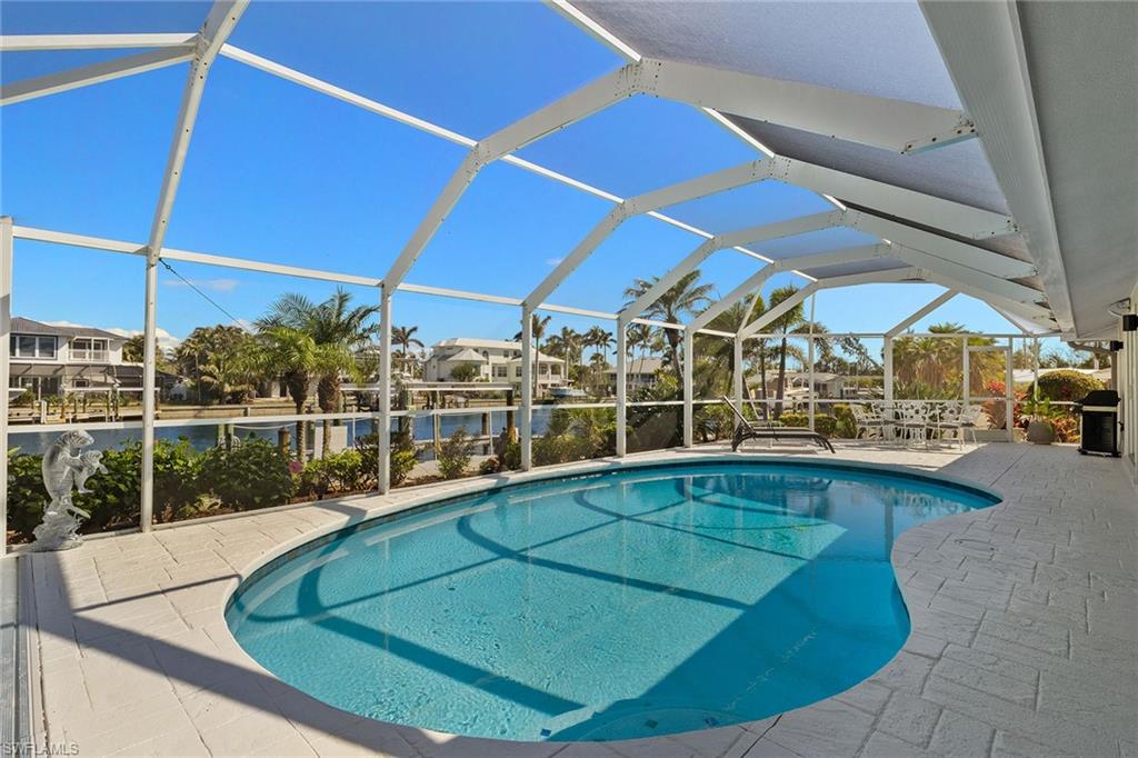 1674 Sabal Palm Dr Property Photo 2