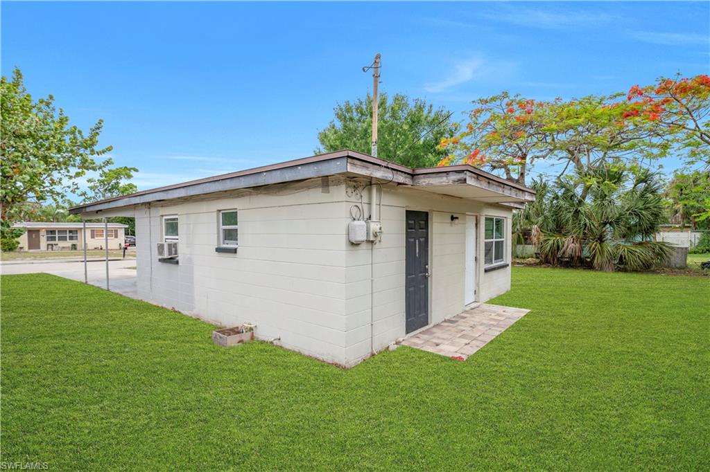 1527 Gardenia Ave Property Photo 6