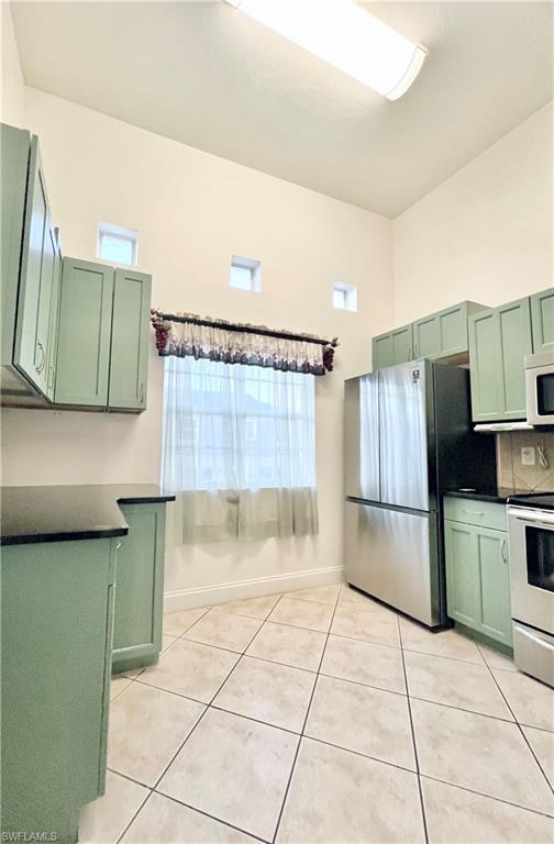 3417 Winkler Ave 602 Property Photo 5