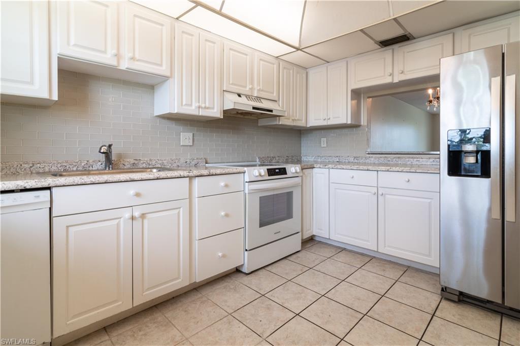 4940 Vincennes St 106 Property Photo 2