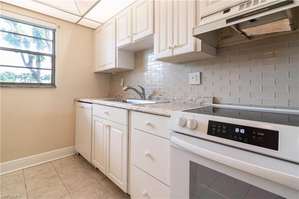 4940 Vincennes St 106 Property Photo 11