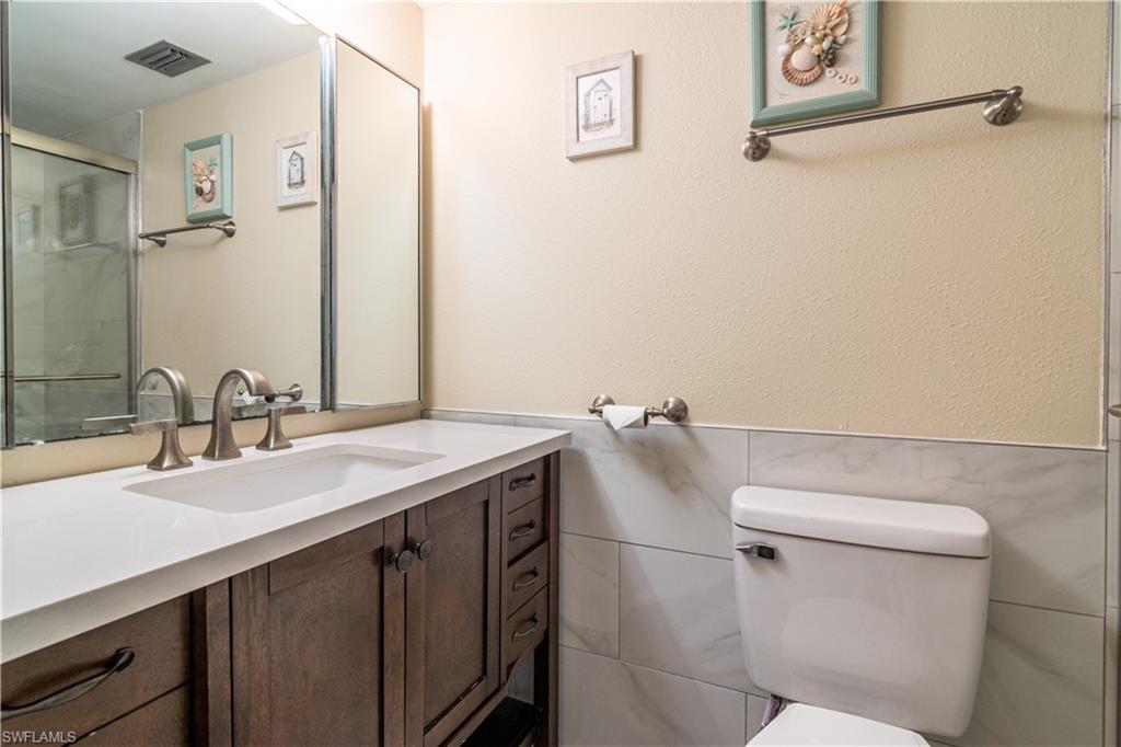 4940 Vincennes St 106 Property Photo 18