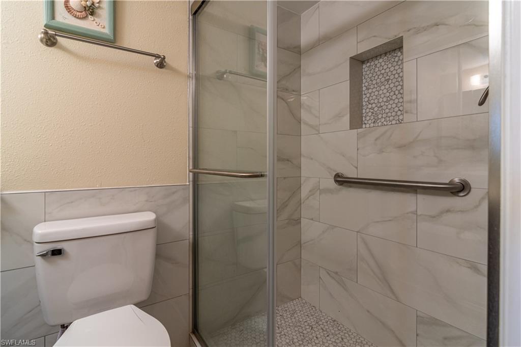 4940 Vincennes St 106 Property Photo 20