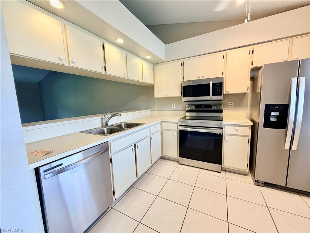 13076 Cross Creek Ct 408 Property Photo 4