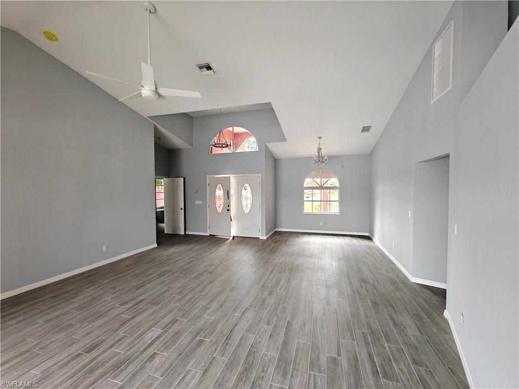 2105 Sw 53rd Ter Property Photo 4