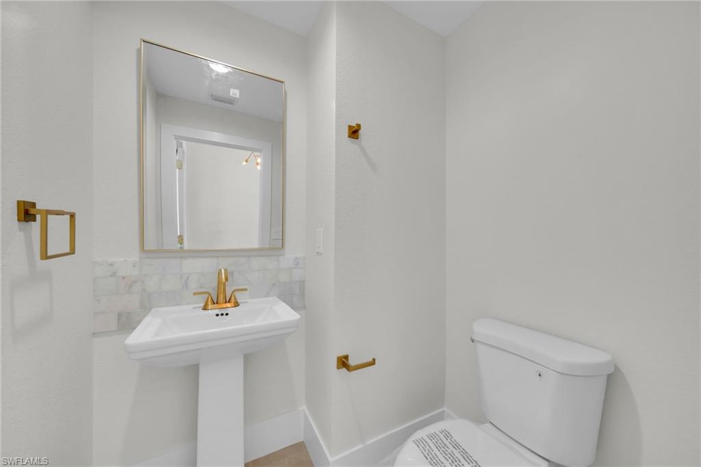 1213 Nw 25th Pl Property Photo 15
