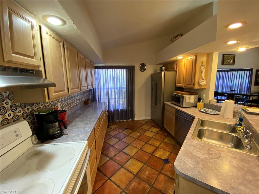 19966 Lake Vista Cir Property Photo 8