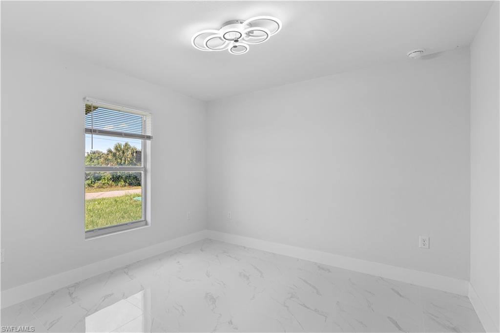 413 Eisenhower Blvd Property Photo 16