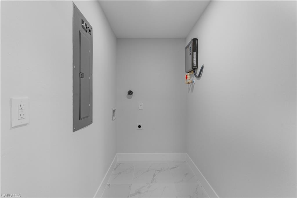 413 Eisenhower Blvd Property Photo 18