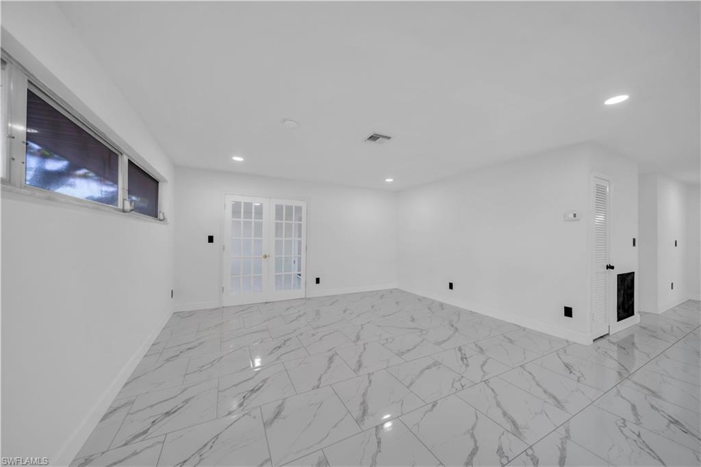 139 E Lake Dr Property Photo 17