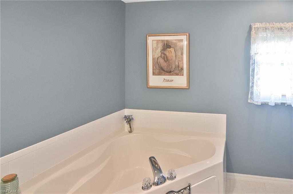 10021 Lake Cove Dr 101 Property Photo 14