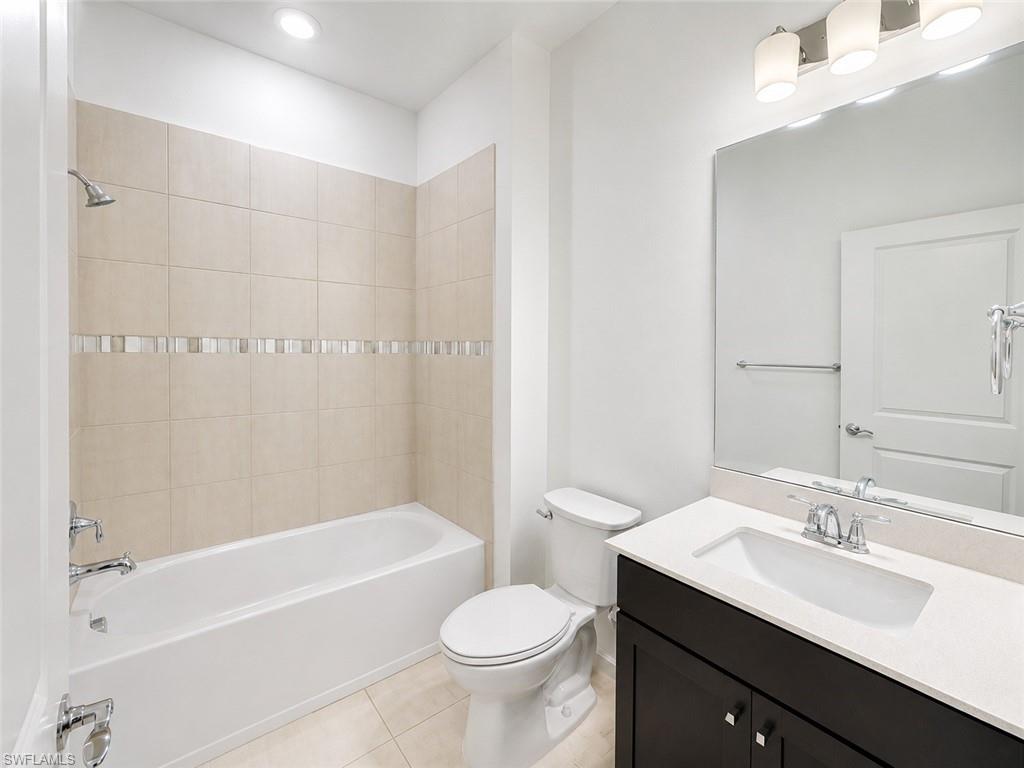 42723 Valley Brooks St Property Photo 6