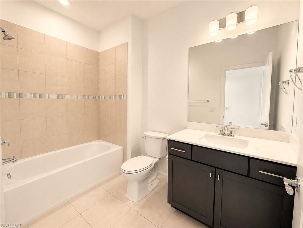 42723 Valley Brooks St Property Photo 12