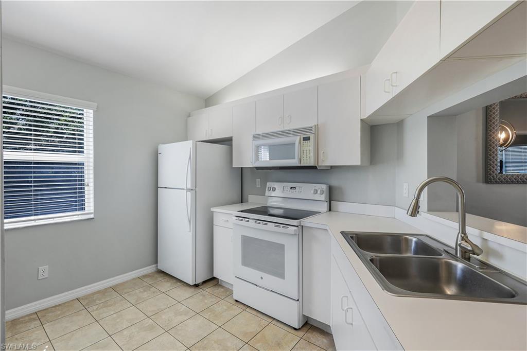 12131 Summergate Cir 203 Property Photo 14