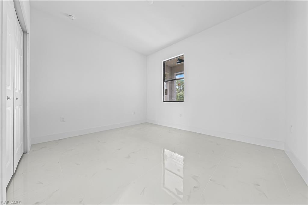 696-698 Creuset Ave S Property Photo 13