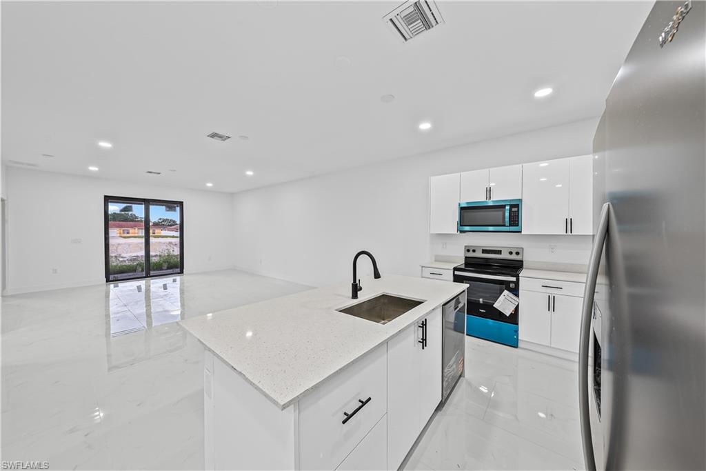 696-698 Creuset Ave S Property Photo 25