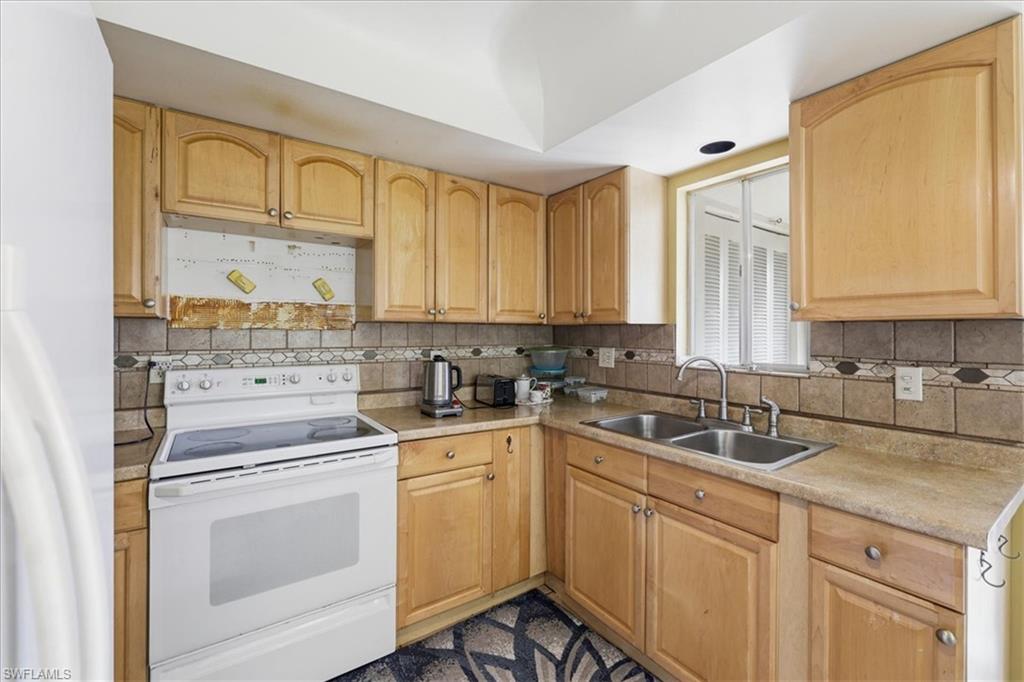 347 Joel Blvd 203 Property Photo 5