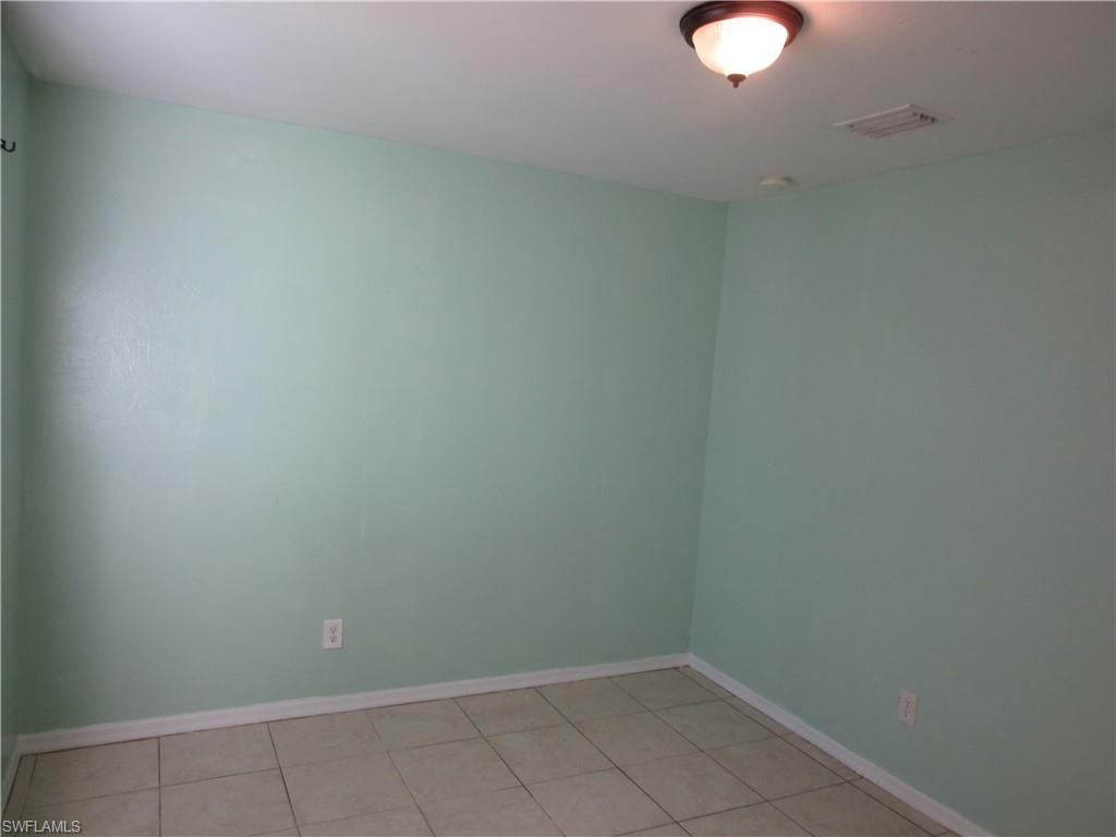 920 Eisenhower Blvd Property Photo 4