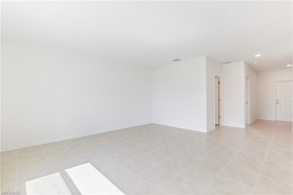 266 Lakeside Breeze Way Property Photo 4