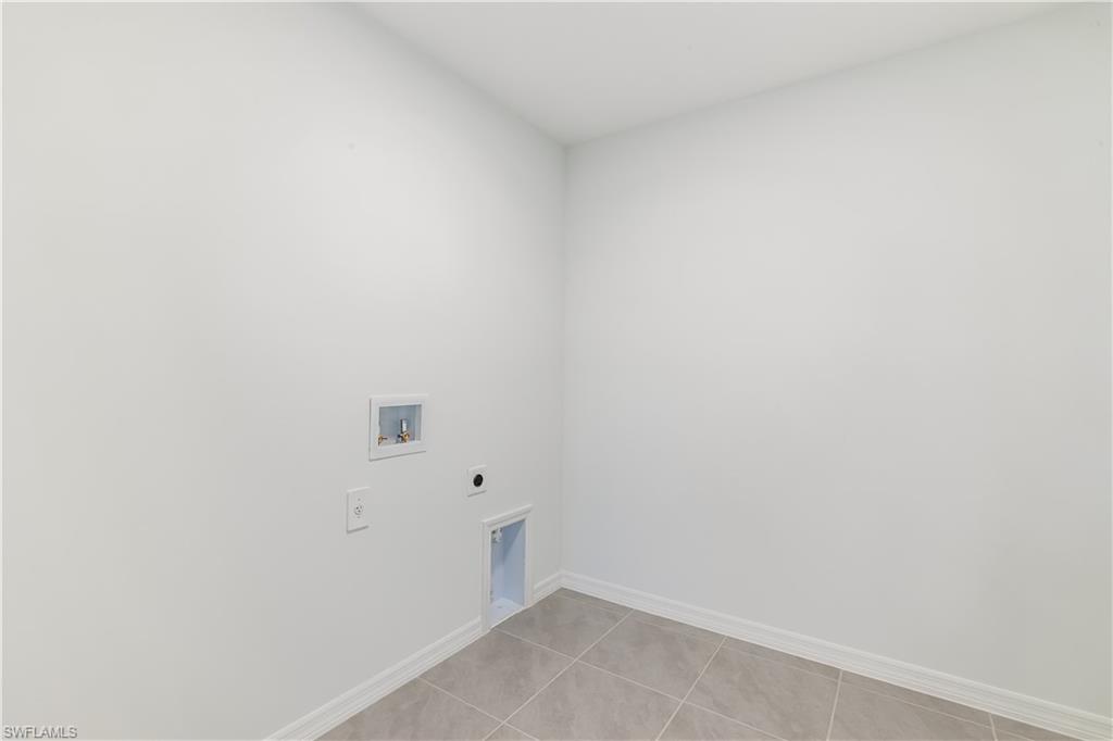 266 Lakeside Breeze Way Property Photo 9