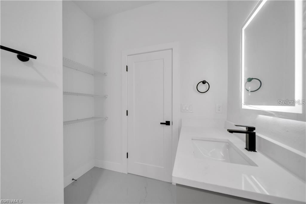 3126 Belleville Ter Property Photo 20