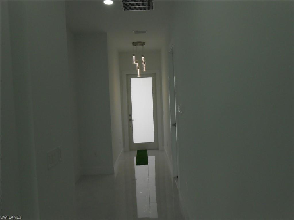 320 Poplar St Property Photo 6