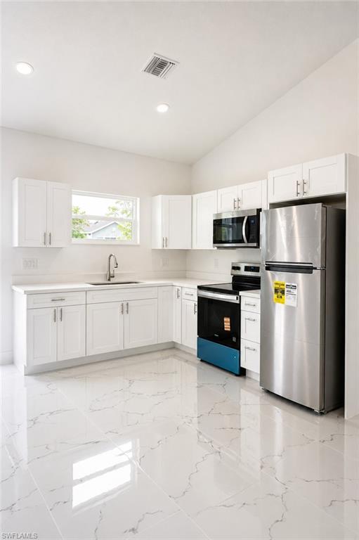 156 Carousel Ave Property Photo 2