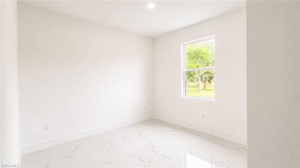 156 Carousel Ave Property Photo 4