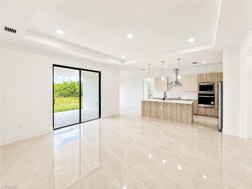 8022 Sunrise Cir Property Photo 3