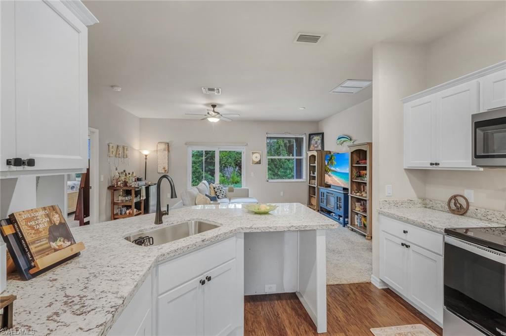 670 Nimitz Blvd Property Photo 16