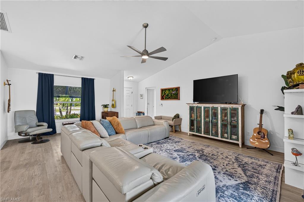 3104 Seafarer Dr Property Photo 6