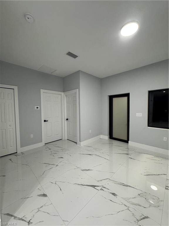 1178 Ebers St E Property Photo 4