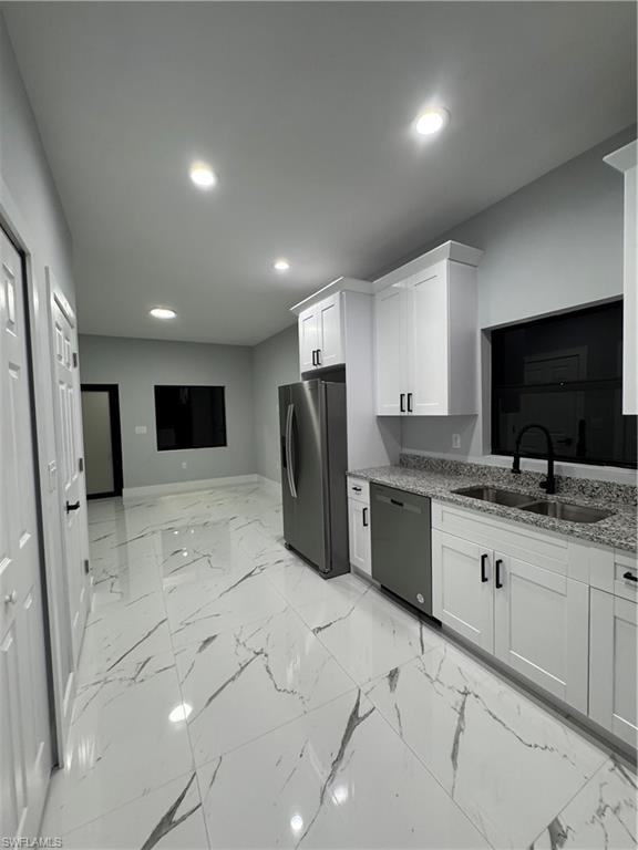 1178 Ebers St E Property Photo 10