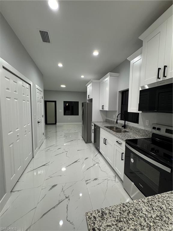 1178 Ebers St E Property Photo 12